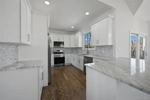 $1,149,990 | 112 South Hillside Avenue, Nesconset, NY 11767