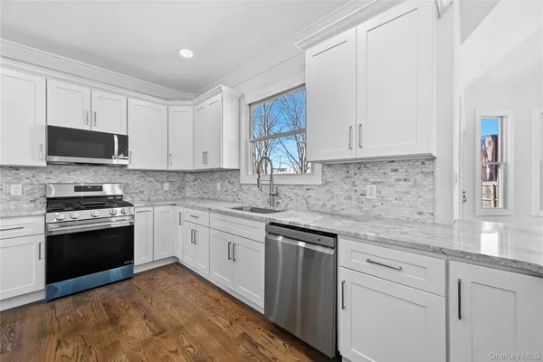 $1,149,990 | 112 South Hillside Avenue, Nesconset, NY 11767