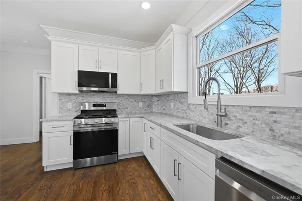 $1,149,990 | 112 South Hillside Avenue, Nesconset, NY 11767