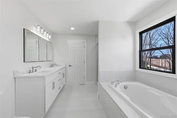 $1,149,990 | 112 South Hillside Avenue, Nesconset, NY 11767