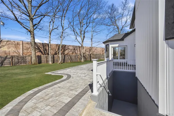 $1,149,990 | 112 South Hillside Avenue, Nesconset, NY 11767