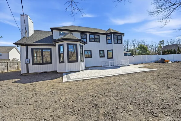 $1,149,990 | 112 South Hillside Avenue, Nesconset, NY 11767