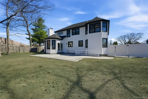$1,149,990 | 112 South Hillside Avenue, Nesconset, NY 11767