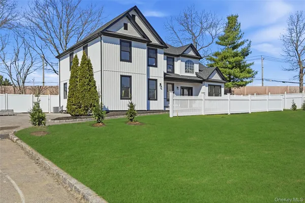 $1,149,990 | 112 South Hillside Avenue, Nesconset, NY 11767