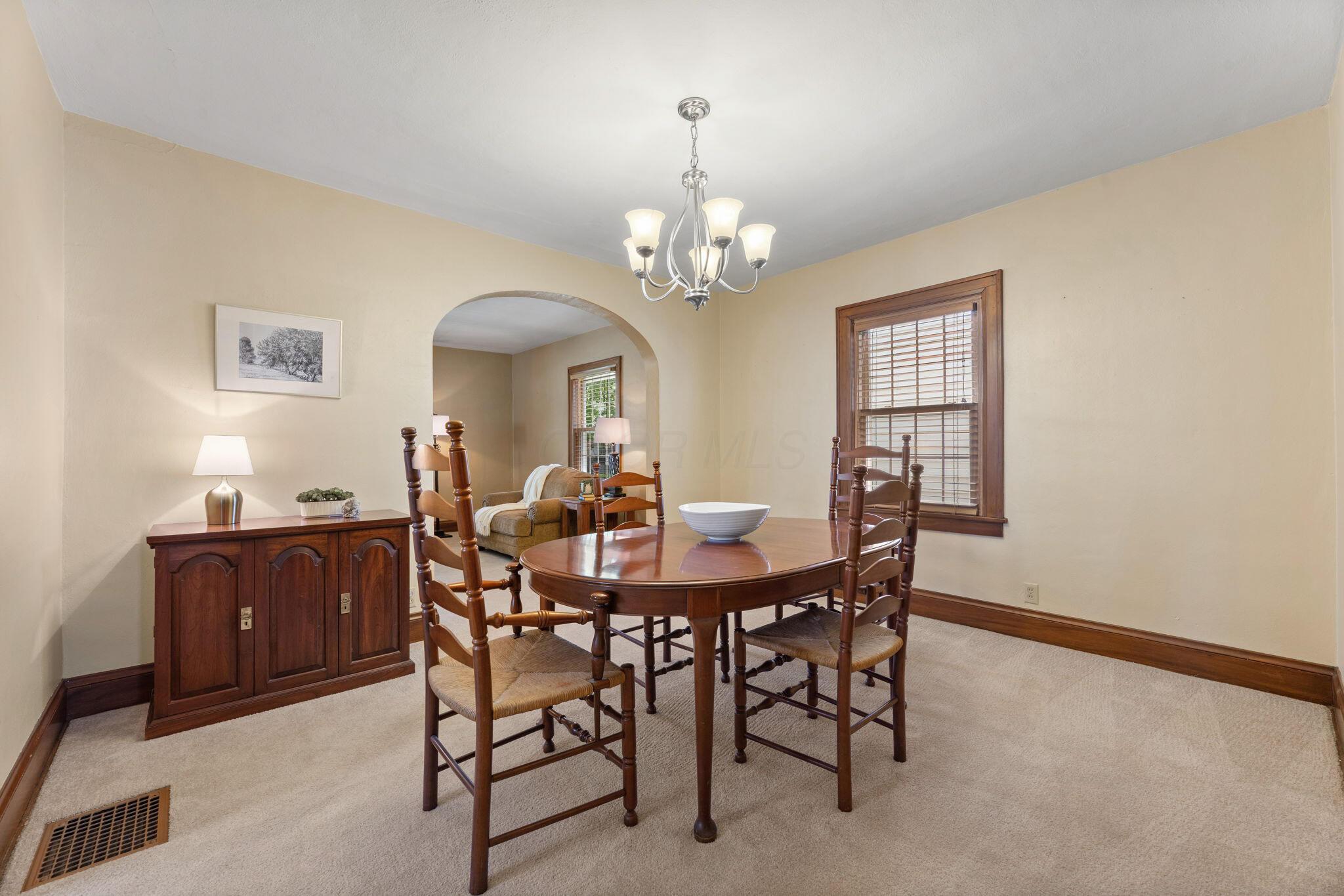 206 Jefferson Road Newark, OH 43055 - Photo 7 of 39 Dining Room