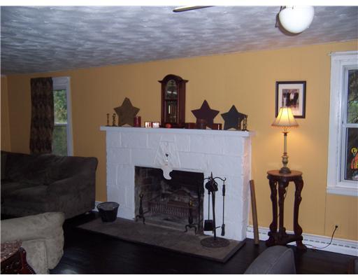 170 Delwood Road Butler, PA 16001 - Photo 3 of 10 Living Room.