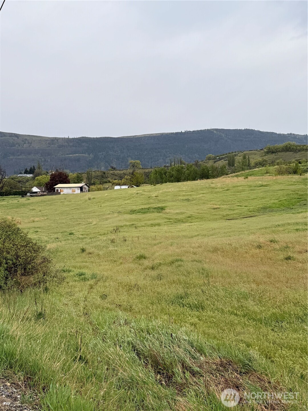 2677 West Malaga Road Malaga, WA 98828 - Photo 3 of 9