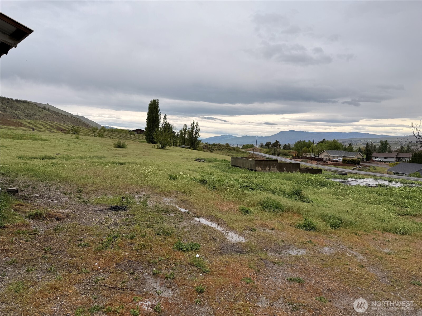2677 West Malaga Road Malaga, WA 98828 - Photo 4 of 9