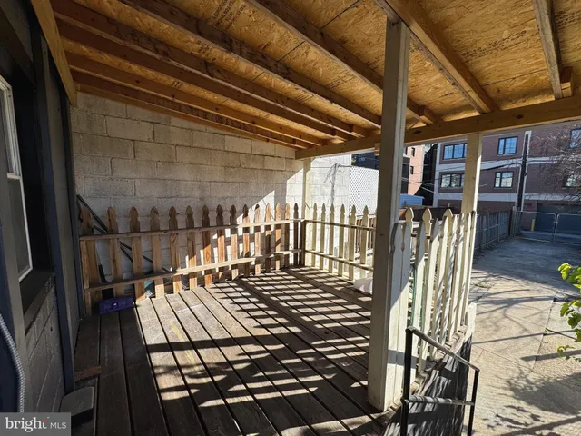 a view of an outdoor space