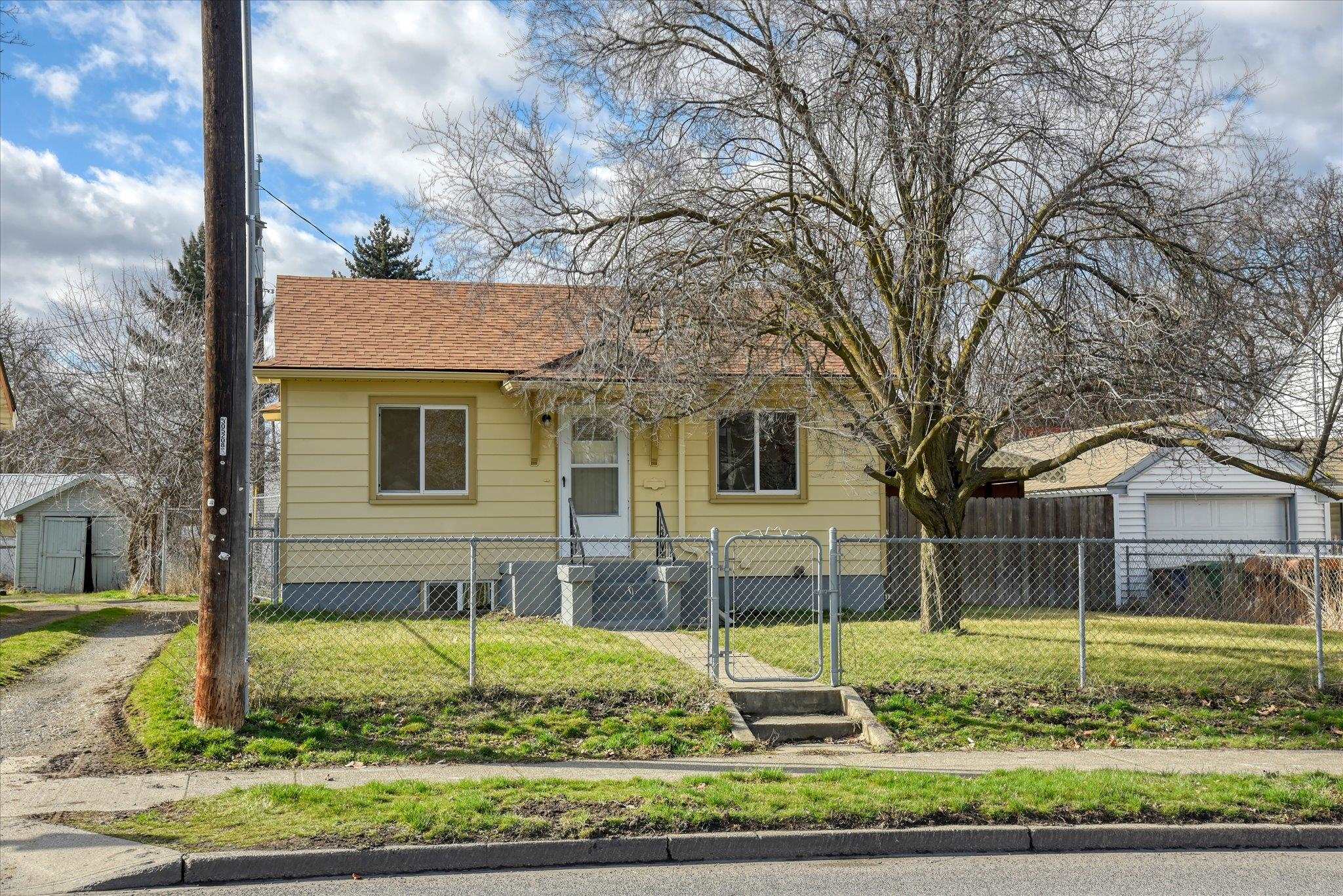 2715 North Ash Street Spokane, WA 99205 - Photo 1 of 20