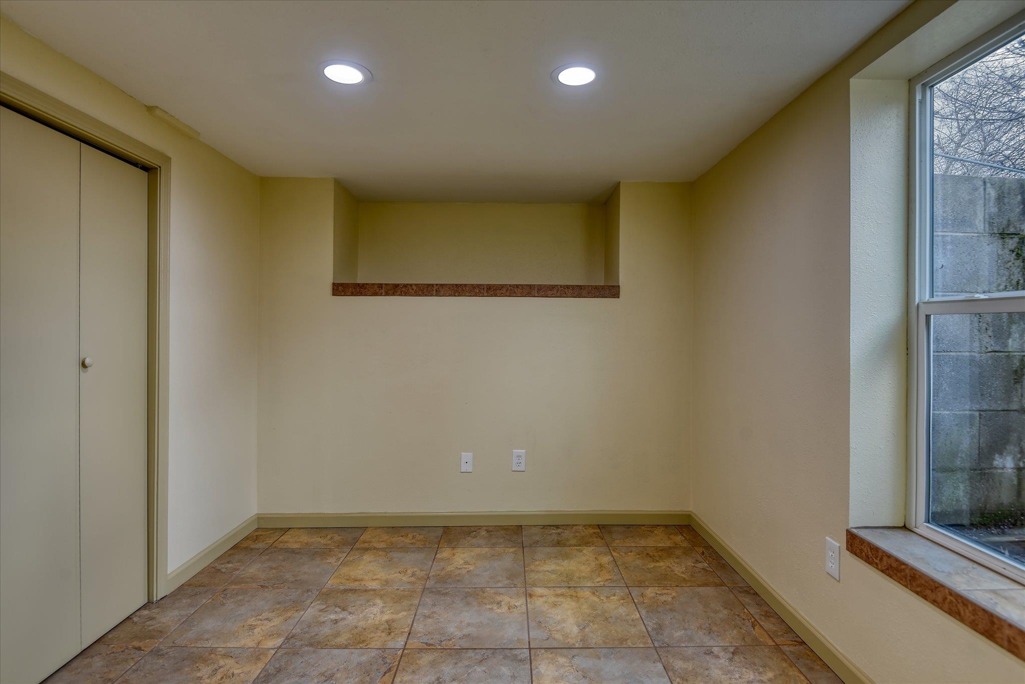 2715 North Ash Street Spokane, WA 99205 - Photo 12 of 20