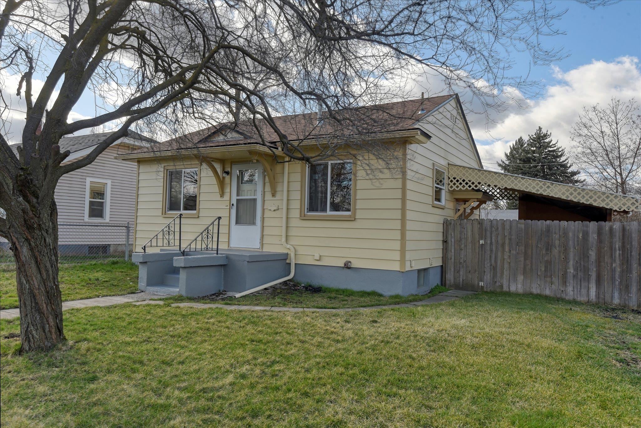 2715 North Ash Street Spokane, WA 99205 - Photo 2 of 20