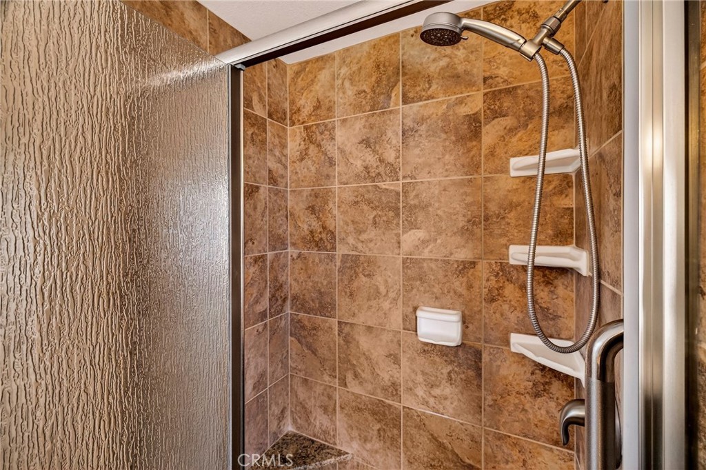 701 East Lassen Avenue, Unit 173 Chico, CA 95973 - Photo 23 of 49 a bathroom with a shower
