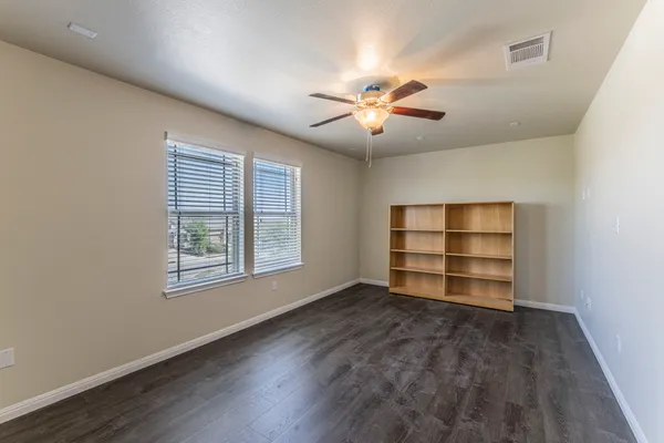 $389,990 | 762 Nautical Loop, Kyle, TX 78640