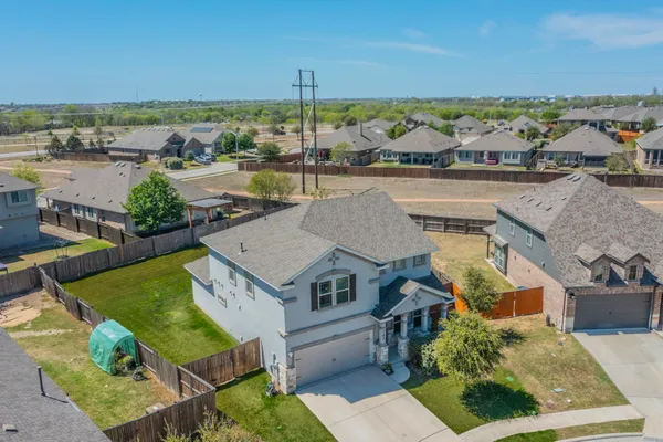 $389,990 | 762 Nautical Loop, Kyle, TX 78640