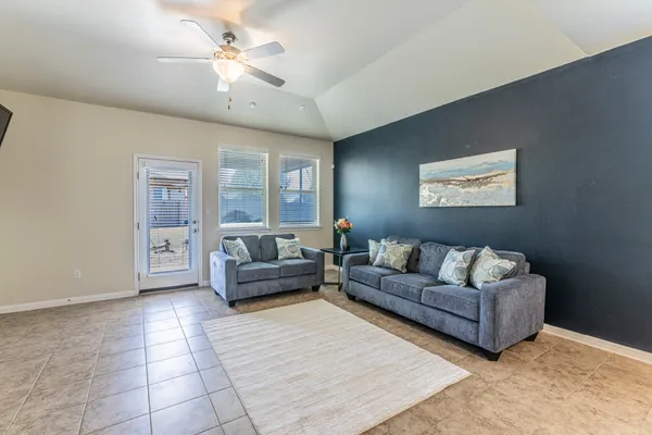 $389,990 | 762 Nautical Loop, Kyle, TX 78640