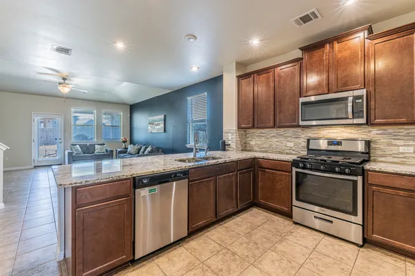 $389,990 | 762 Nautical Loop, Kyle, TX 78640