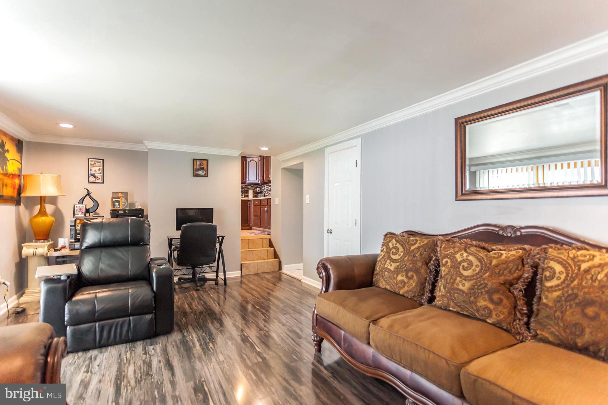 9731 Chapel Road Philadelphia, PA 19115 - Photo 14 of 27 Family Room
