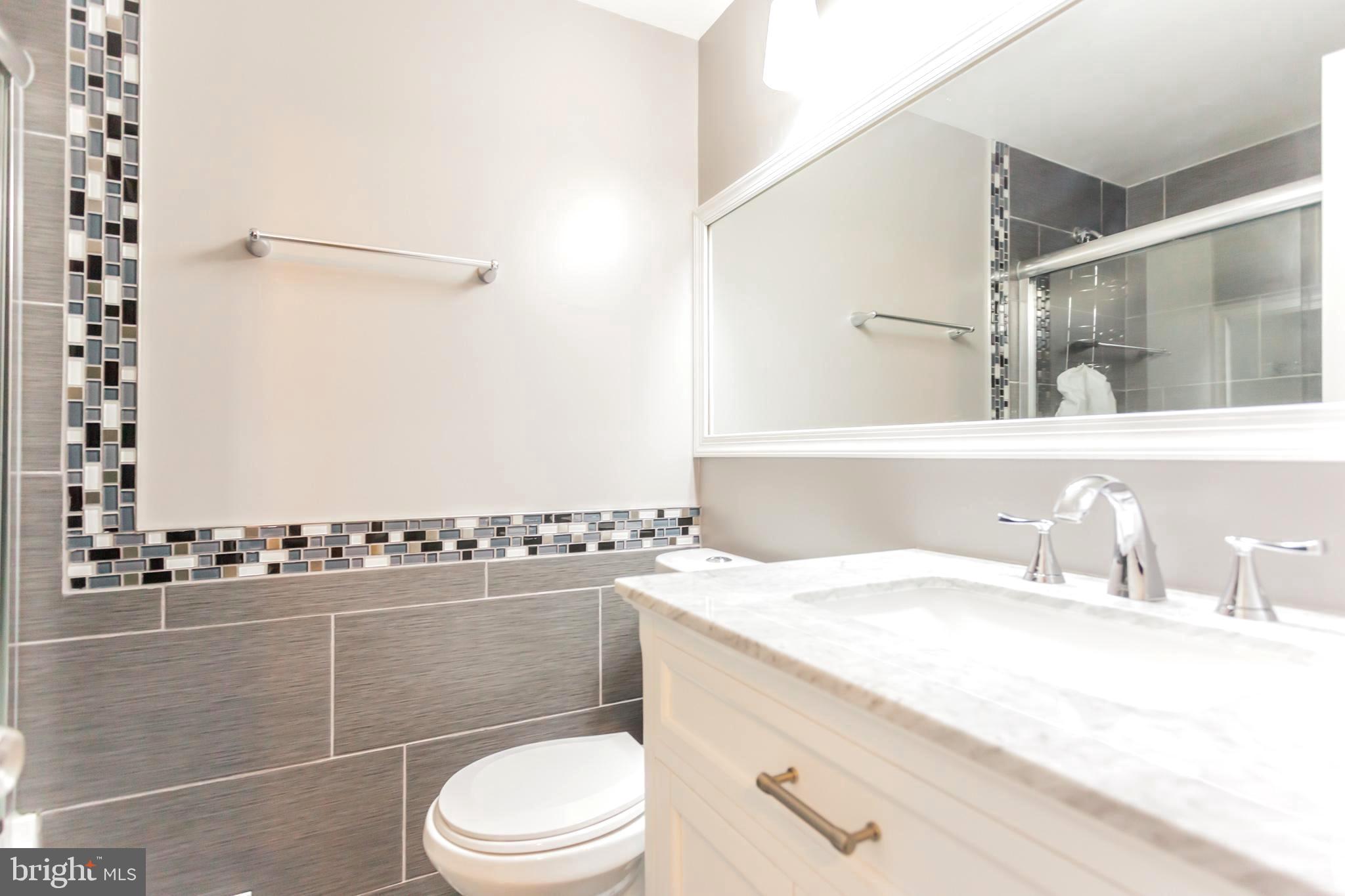 9731 Chapel Road Philadelphia, PA 19115 - Photo 21 of 27 Main Hall Bathroom
