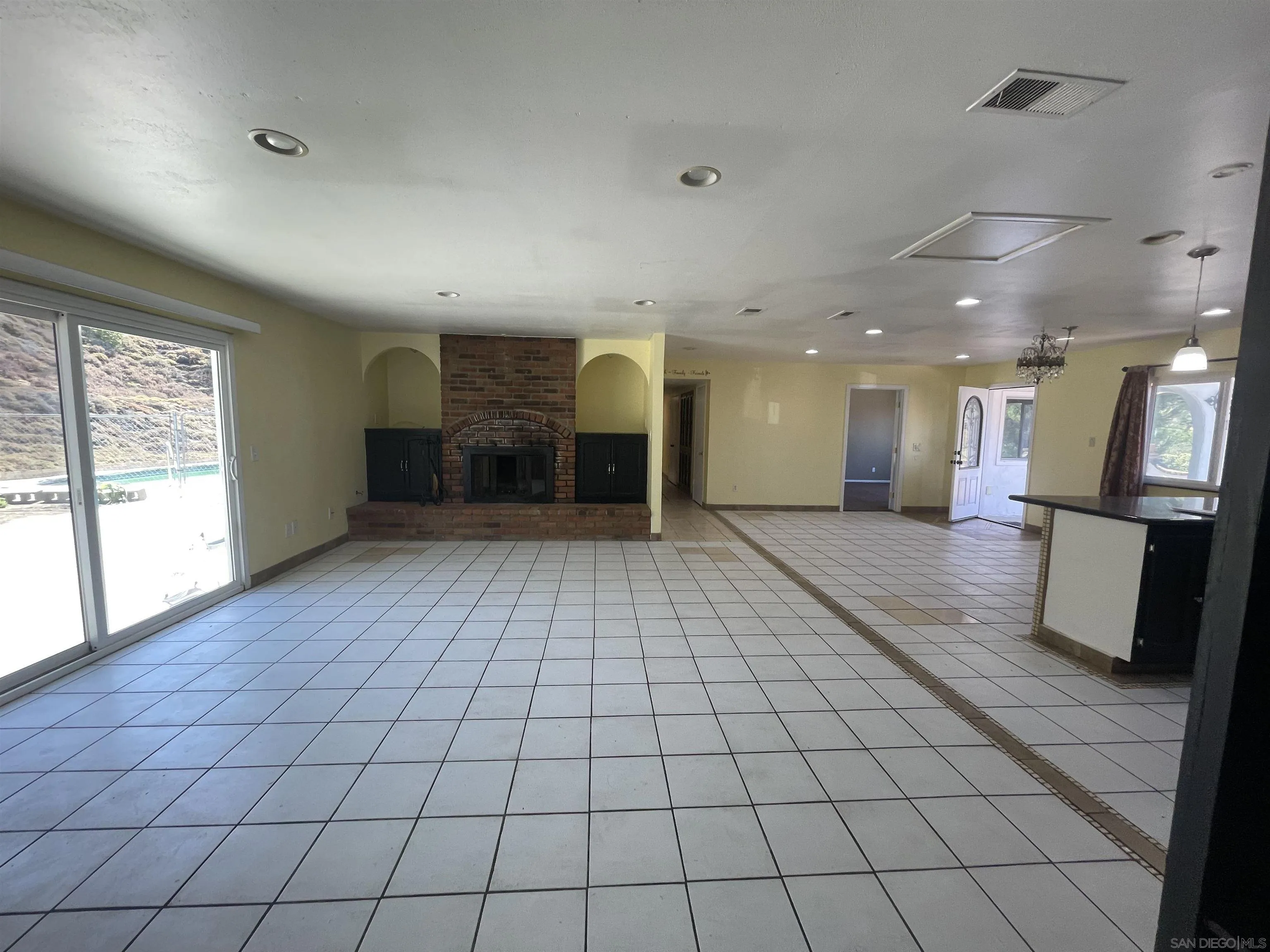 2248 La Cresta Road El Cajon, CA 92021 - Photo 2 of 11