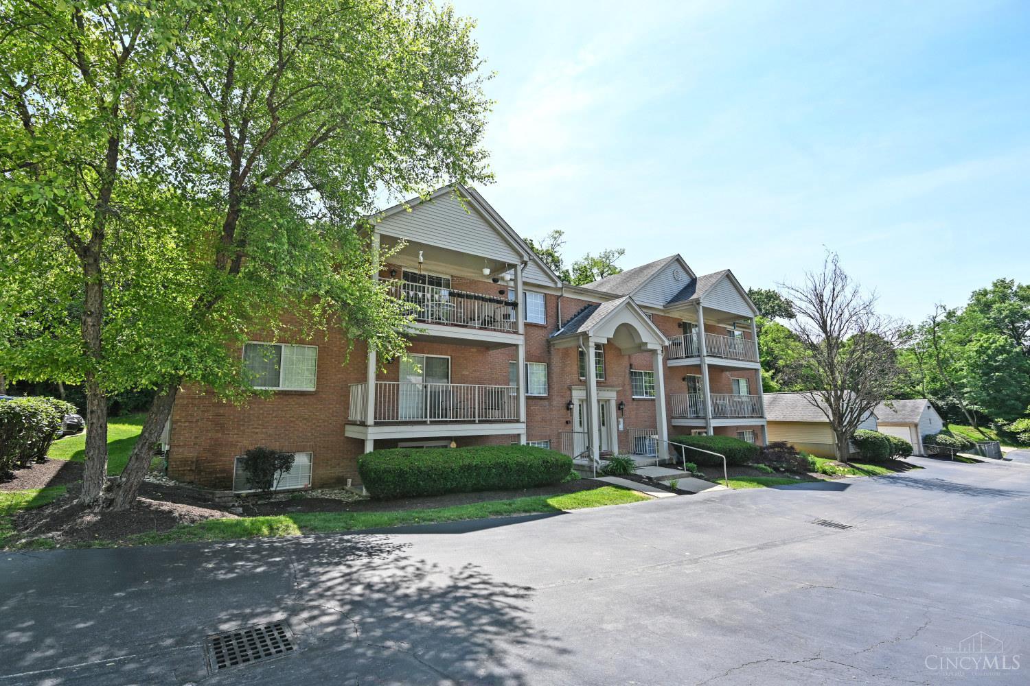 5757 Cheviot Road, Unit 3C Cincinnati, OH 45247 - Photo 3 of 21