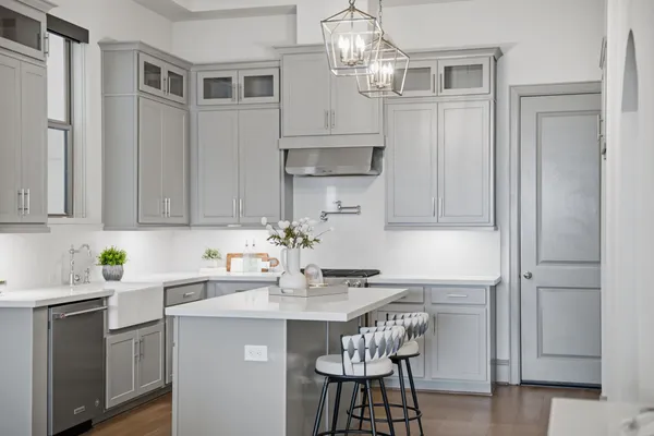 $705,000 | 1906 West 25th Street, Houston, TX 77008