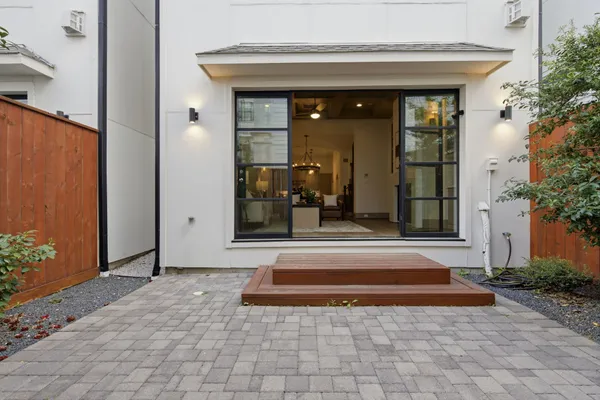 $705,000 | 1906 West 25th Street, Houston, TX 77008