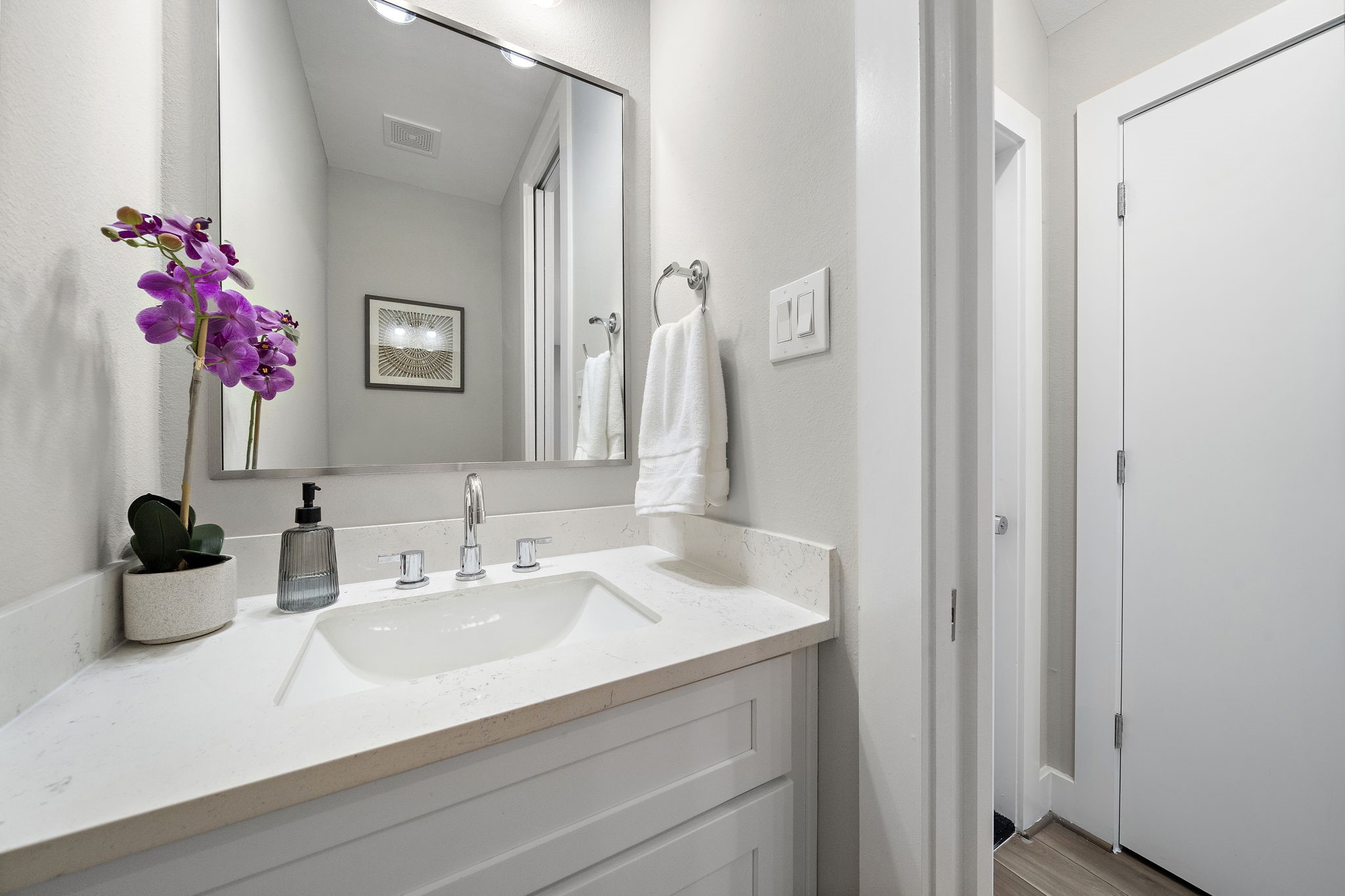 8402 Curry Road Houston, TX 77093 - Photo 16 of 32