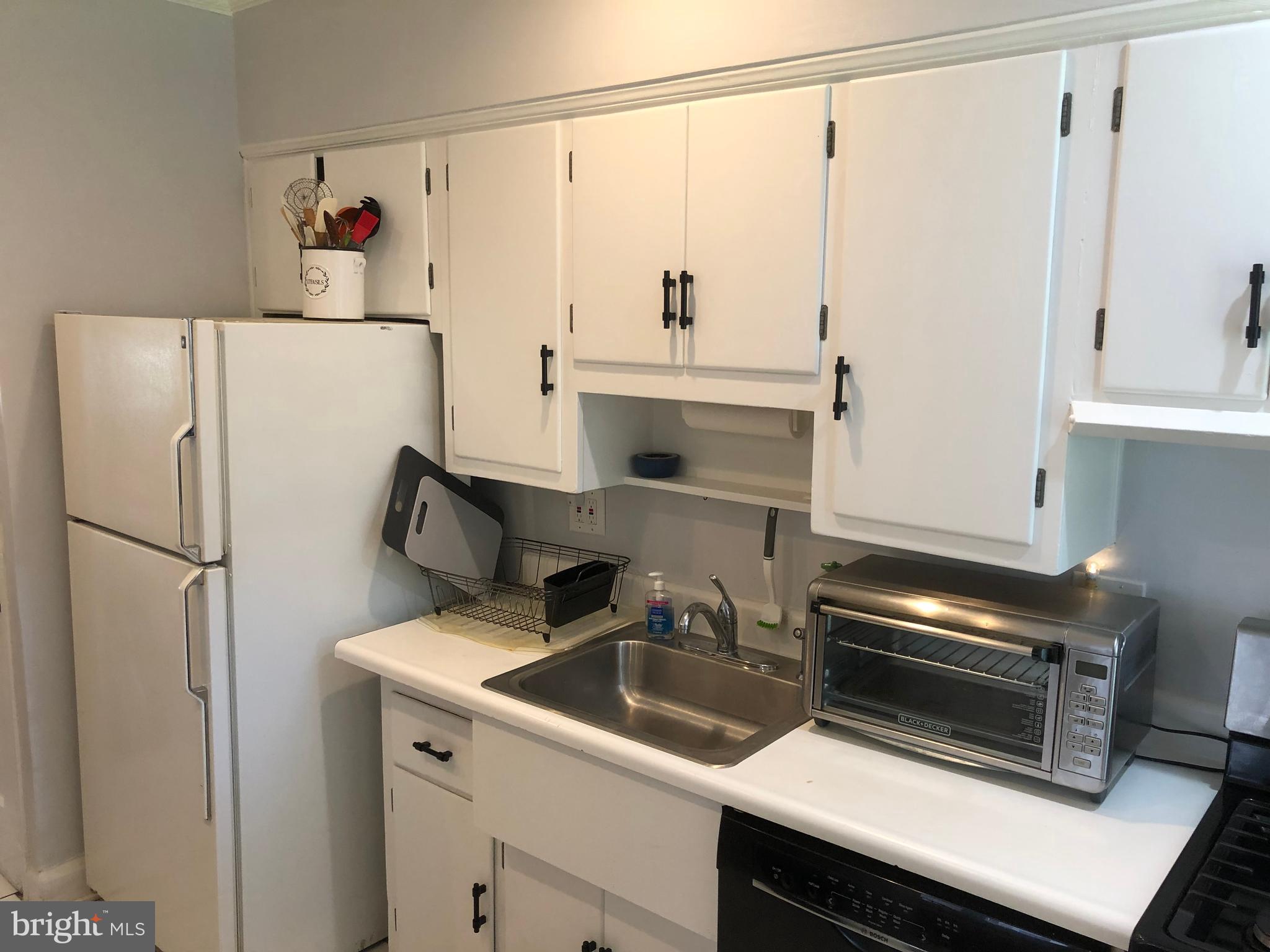 5105 Edgar Terrace Baltimore, MD 21214 - Photo 16 of 63 Kitchen with ceramic tile