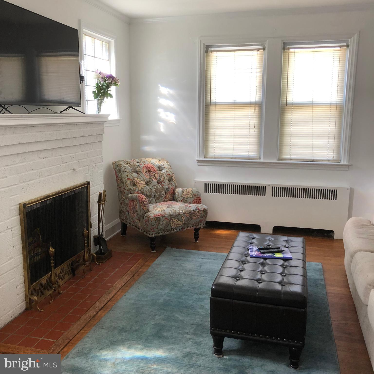 5105 Edgar Terrace Baltimore, MD 21214 - Photo 10 of 63 4 windows light the living room