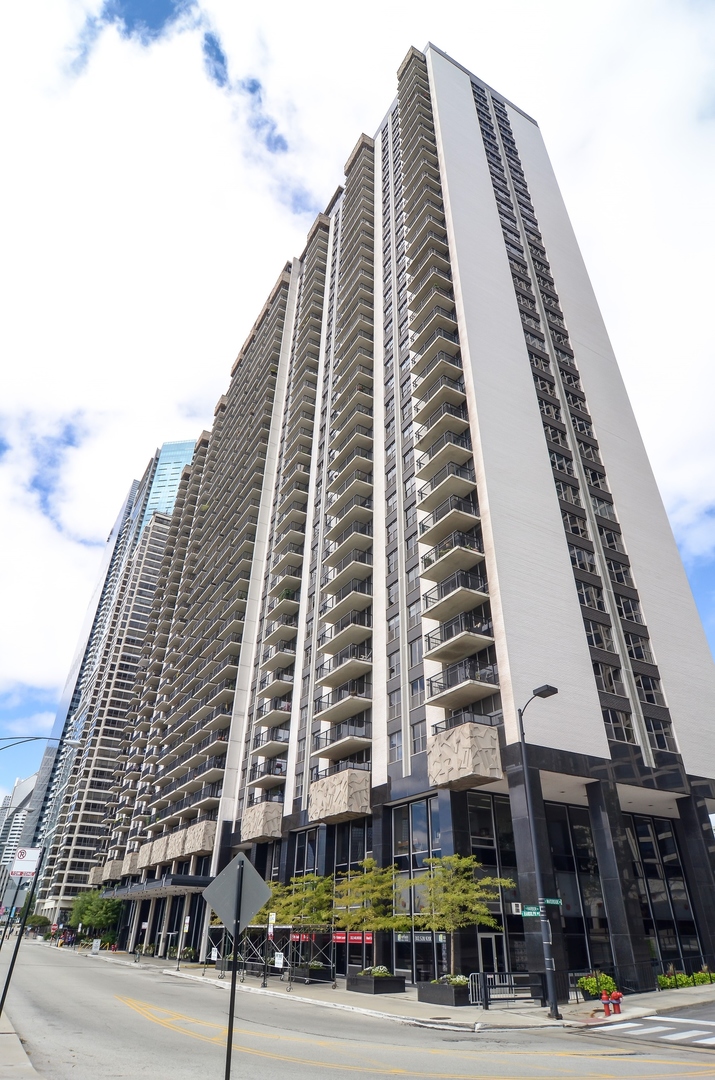 400 East Randolph Street, Unit 2302 Chicago, IL 60601 - Photo 22 of 22 a view of a tall building