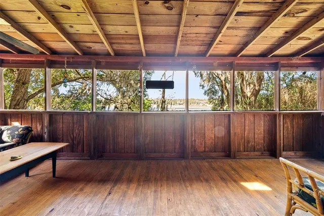 $593,900 | 250 West West Lake Drive, Hawthorne, FL 32640