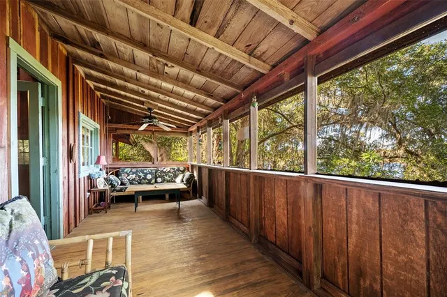 $593,900 | 250 West West Lake Drive, Hawthorne, FL 32640