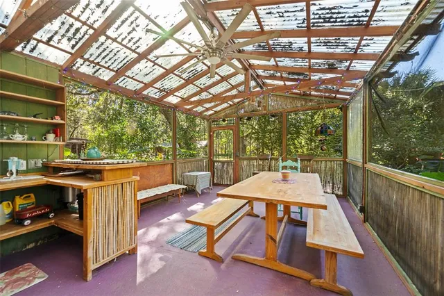 $593,900 | 250 West West Lake Drive, Hawthorne, FL 32640