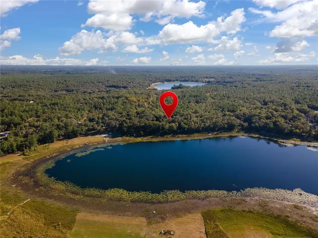 $593,900 | 250 West West Lake Drive, Hawthorne, FL 32640