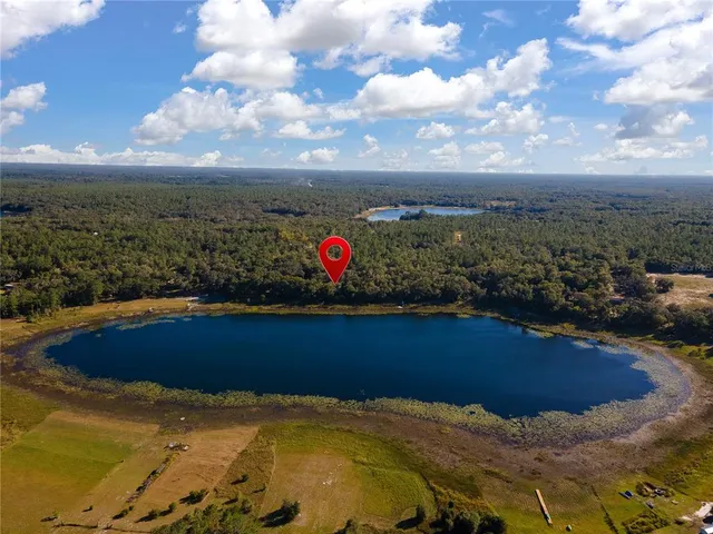 $593,900 | 250 West West Lake Drive, Hawthorne, FL 32640