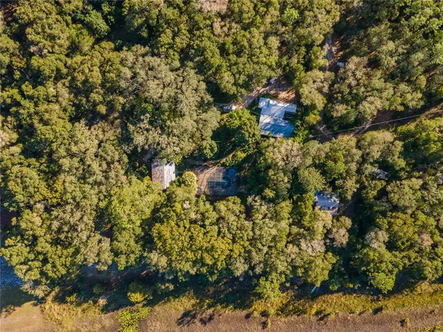 $593,900 | 250 West West Lake Drive, Hawthorne, FL 32640