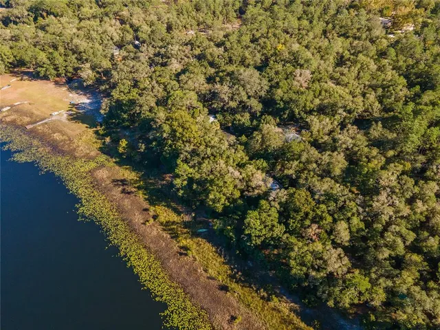 $593,900 | 250 West West Lake Drive, Hawthorne, FL 32640