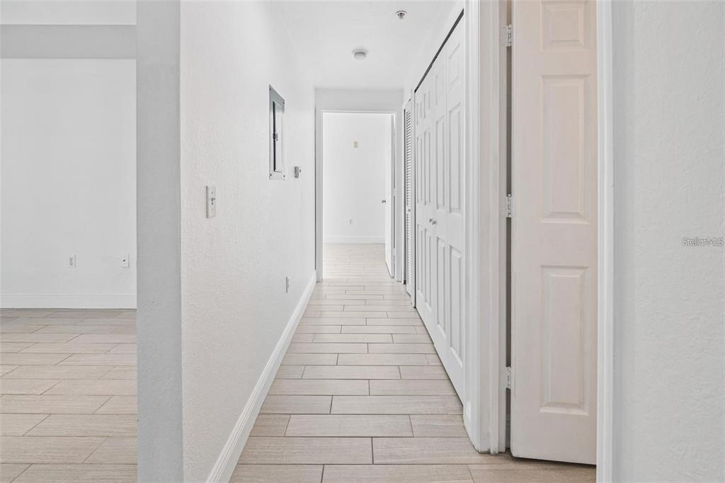 5571 Rosehill Road, Unit 104 Sarasota, FL 34233 - Photo 29 of 34