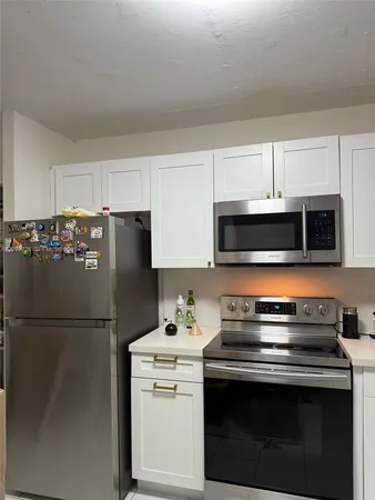 $1,800 | 1770 Northeast 191st Street, Unit 8141, Miami, FL 33179