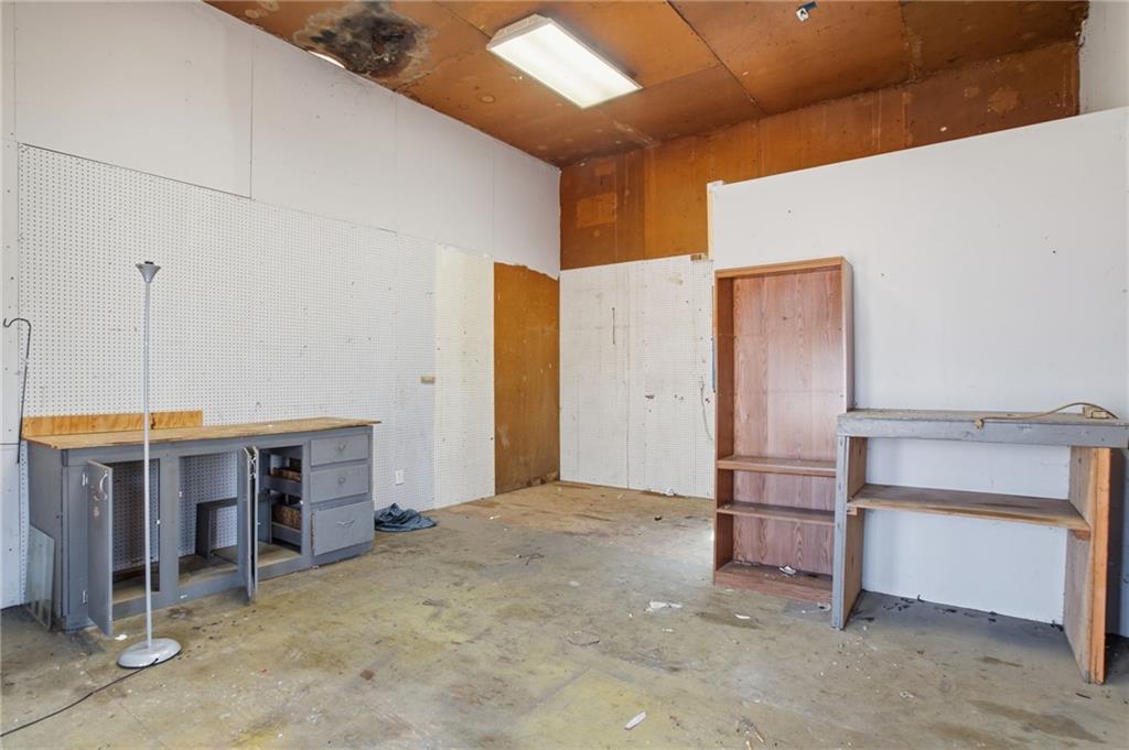 720 Twin Pines Road Covington, GA 30014 - Photo 36 of 40 a view of livingroom with furniture