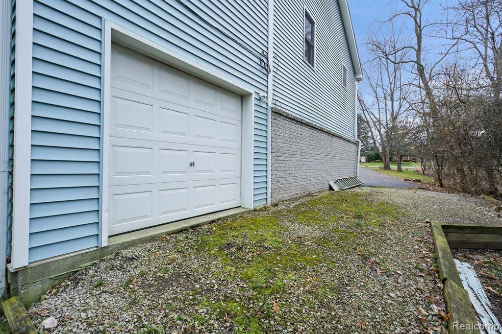 2235 Hiller Road West Bloomfield, MI 48324 - Photo 7 of 38