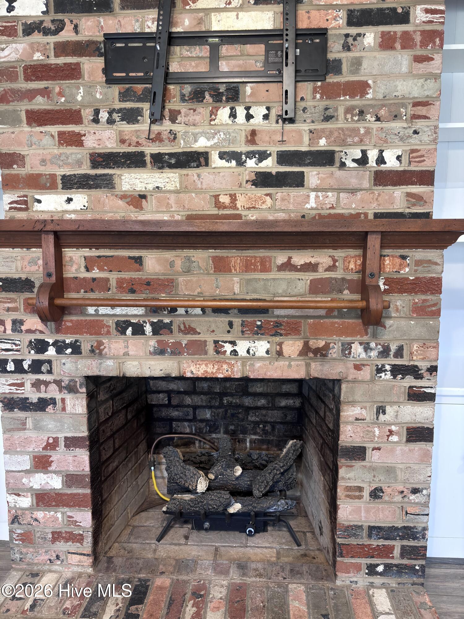 4 Taylor Mill Road Eure, NC 27935 - Photo 13 of 74 Gas Log Fireplace in Living Room