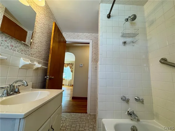 $1,800 | 5291 Abbe Drive, Onondaga, NY 13219