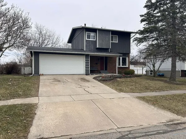 $189,900 | 112 Renfrew Avenue, Adrian, MI 49221
