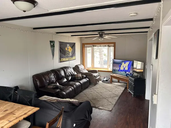 $189,900 | 112 Renfrew Avenue, Adrian, MI 49221