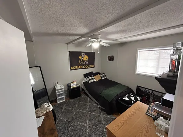 $189,900 | 112 Renfrew Avenue, Adrian, MI 49221