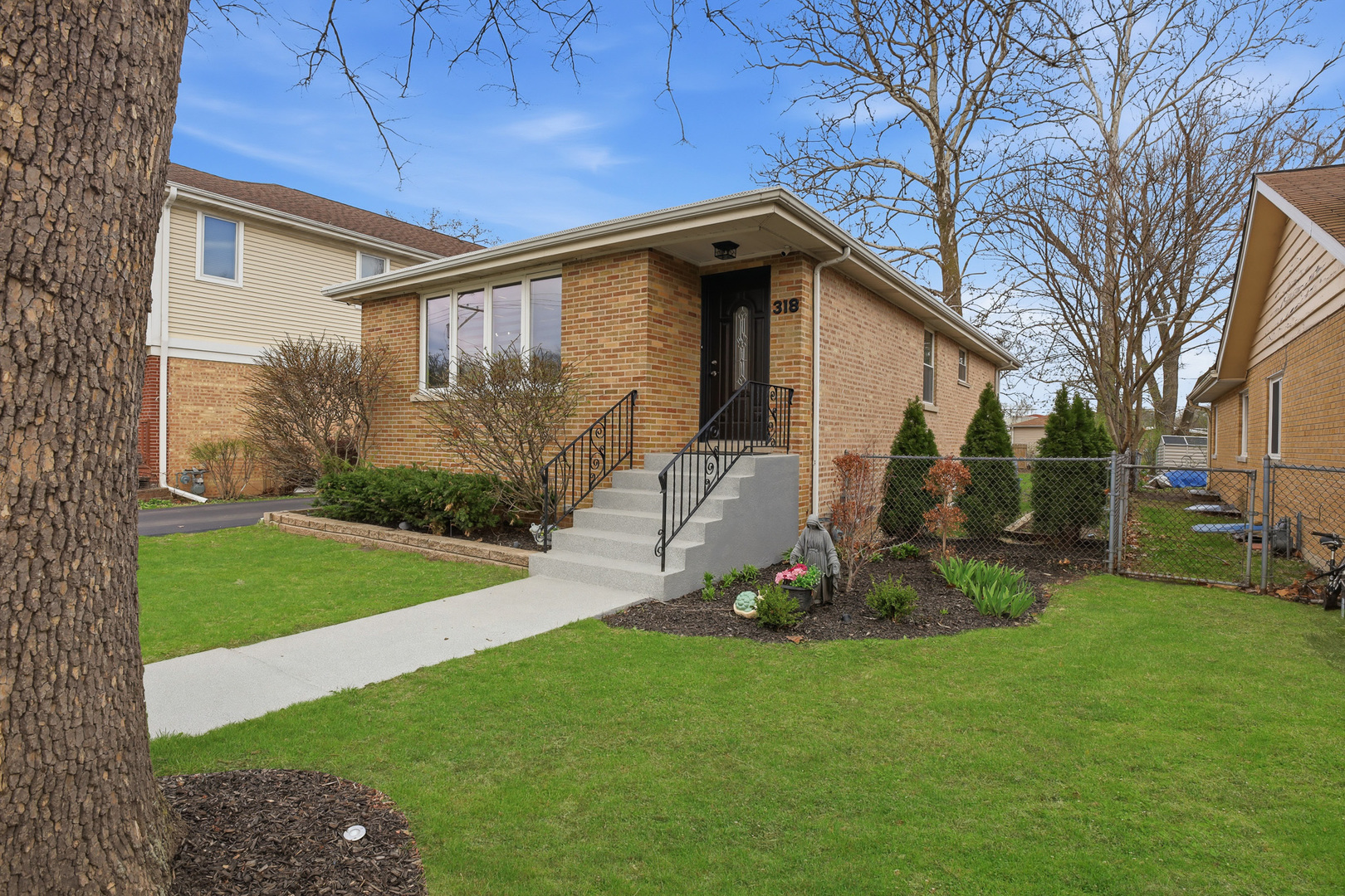 318 Hibbard Road Wilmette, IL 60091 - Photo 4 of 40 Gallery Image 4