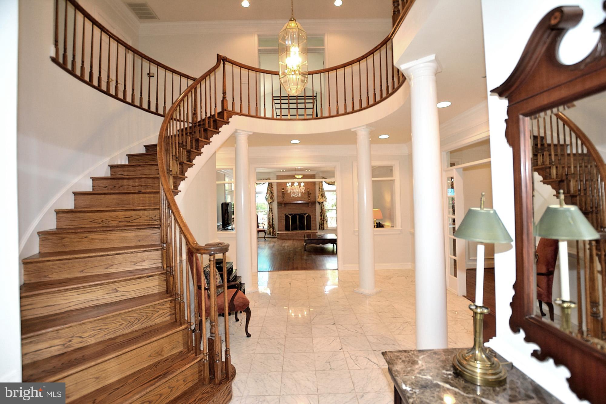 9900 Timmark Court Vienna, VA 22181 - Photo 2 of 30 Interior (General)