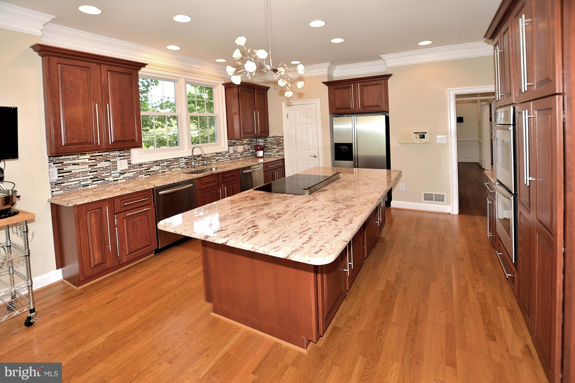 9900 Timmark Court Vienna, VA 22181 - Photo 11 of 30 Kitchen